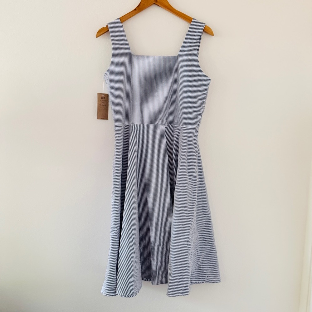NWT Albion Fit - The Sonata Dress in Navy Seersucker Stripe - Picture 6 of 7